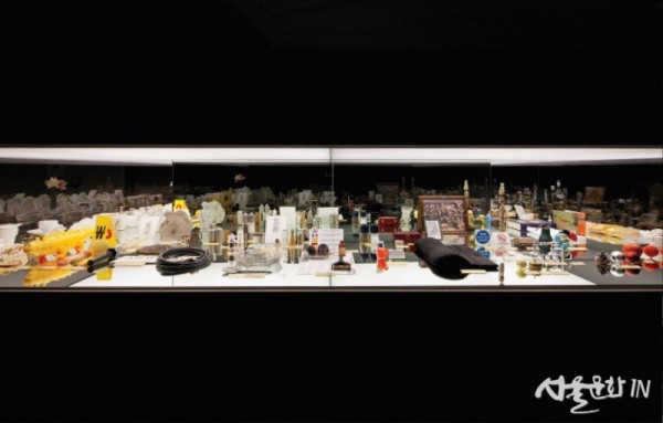 [본관] 2000년대 한국미술_함경아, Museum Display 2000-2010.jpg