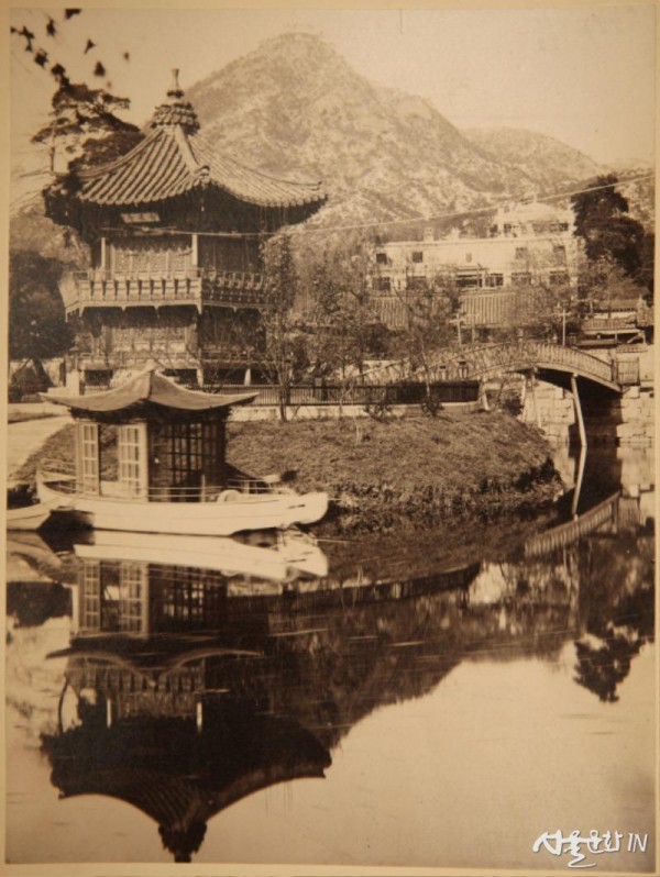 향원정 복원 고증 사진_한러수교 20주년 기념도록(1891~1901).jpg