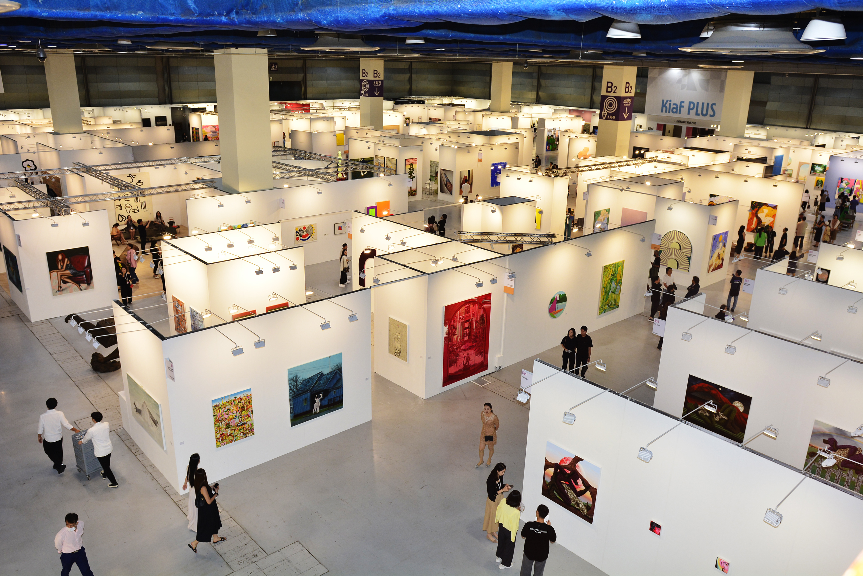 국내 최대 미술장터, 키아프 서울·프리즈 서울 선의의 경쟁 시작되다.