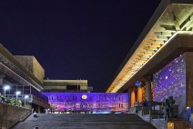 [서울시] 광화문광장 개장에 맞춰 세종문화회관 외벽에 대형 미디어파사드 진행